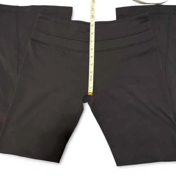 Black Lululemon yoga pants. Size 8. - Picture 3 of 5
